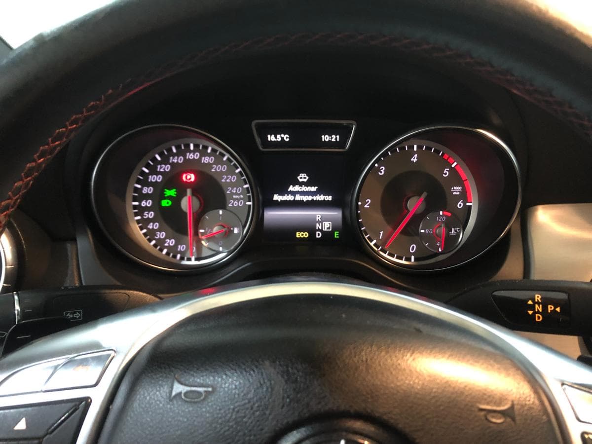 Mercedes-Benz CLA 220 D · Ano 2013 — imagem 33