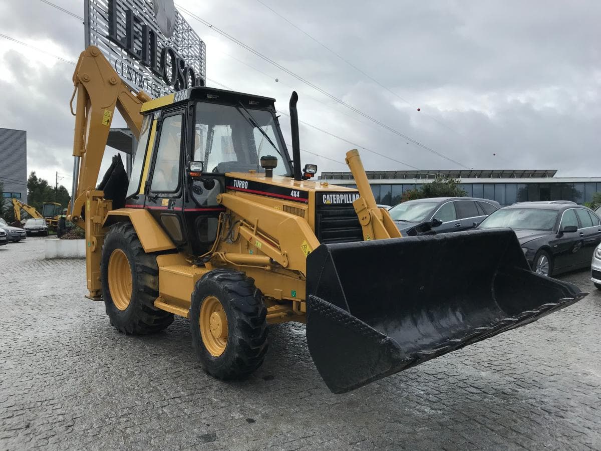 Retroescavadora CAT 438B — imagen 3