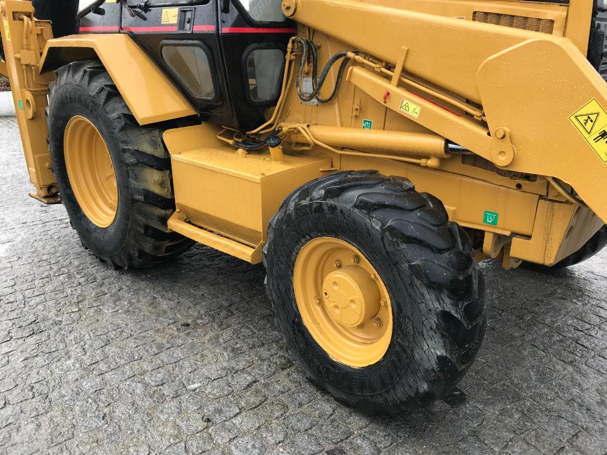 Retroescavadora CAT 438B — imagen 6