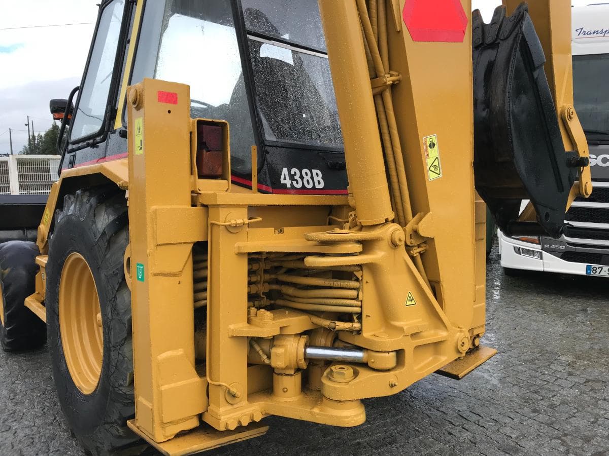 Retroescavadora CAT 438B — imagen 9