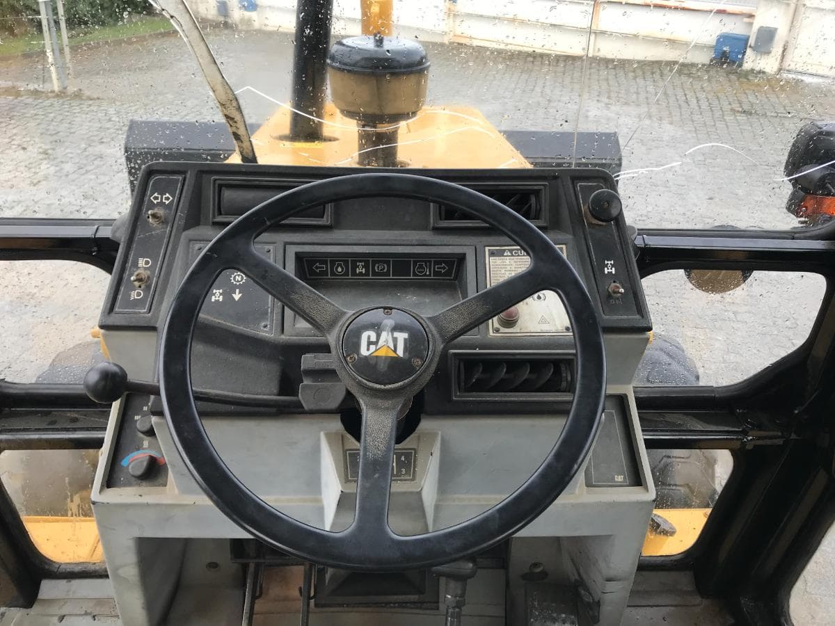 Retroescavadora CAT 438B — imagen 15