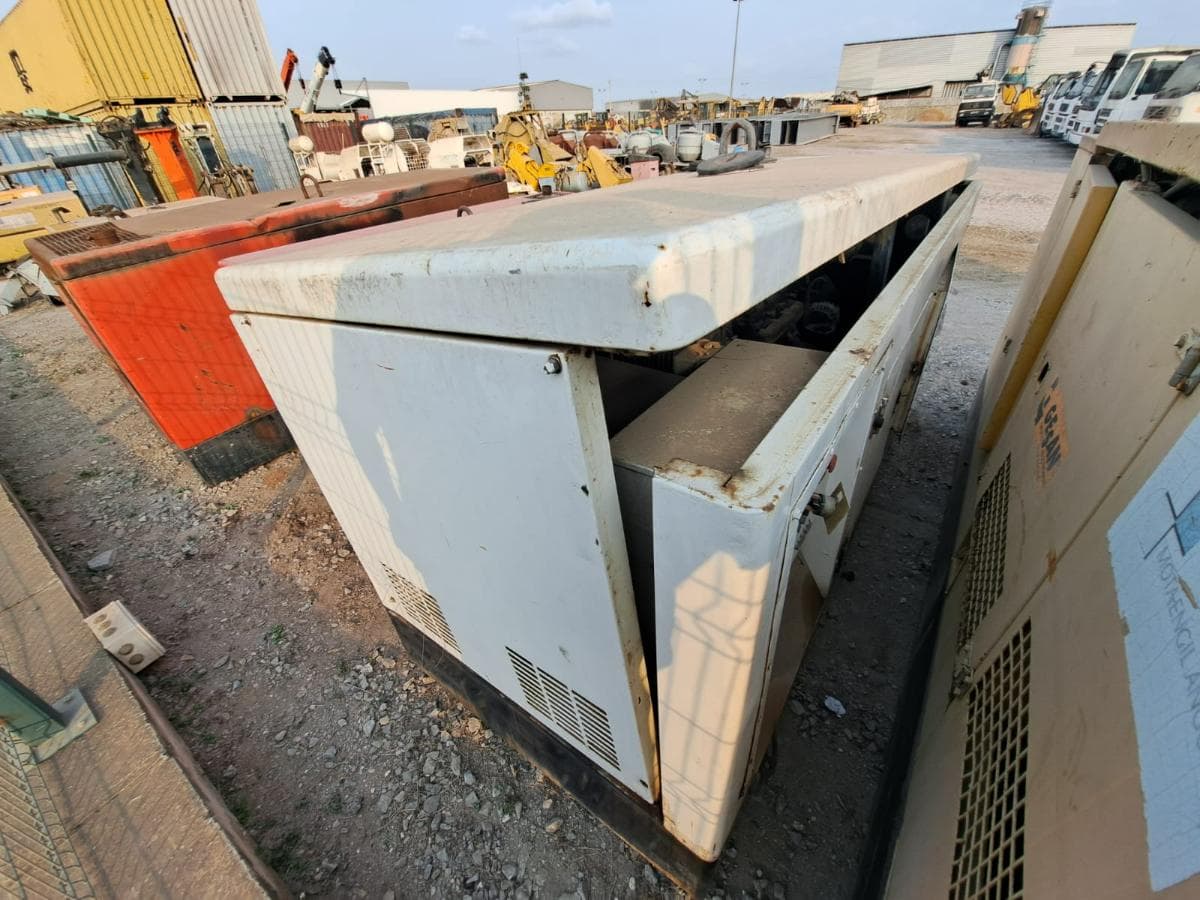 Grupo Eletrogéneo (100Kva) GENELEC GPW 100 · Viana — image 4
