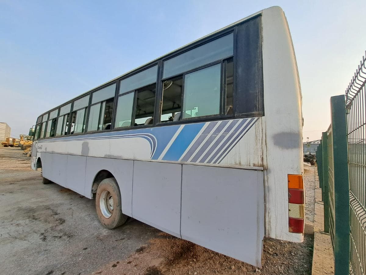 Autocarro TATA de 60 a 69 Lugares · Viana — image 2
