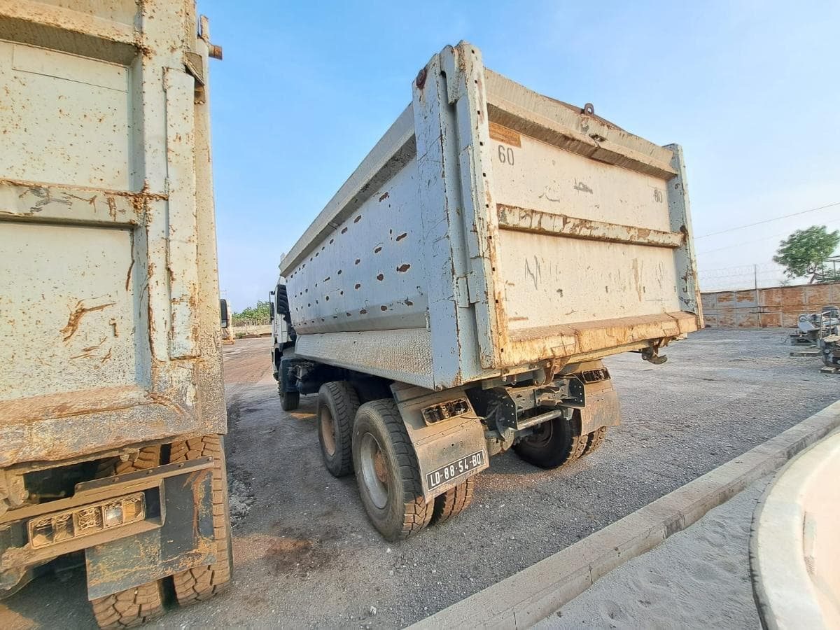 Camião Basculante 26 T (6X4) VOLVO FM 13-400 · — imagen 6