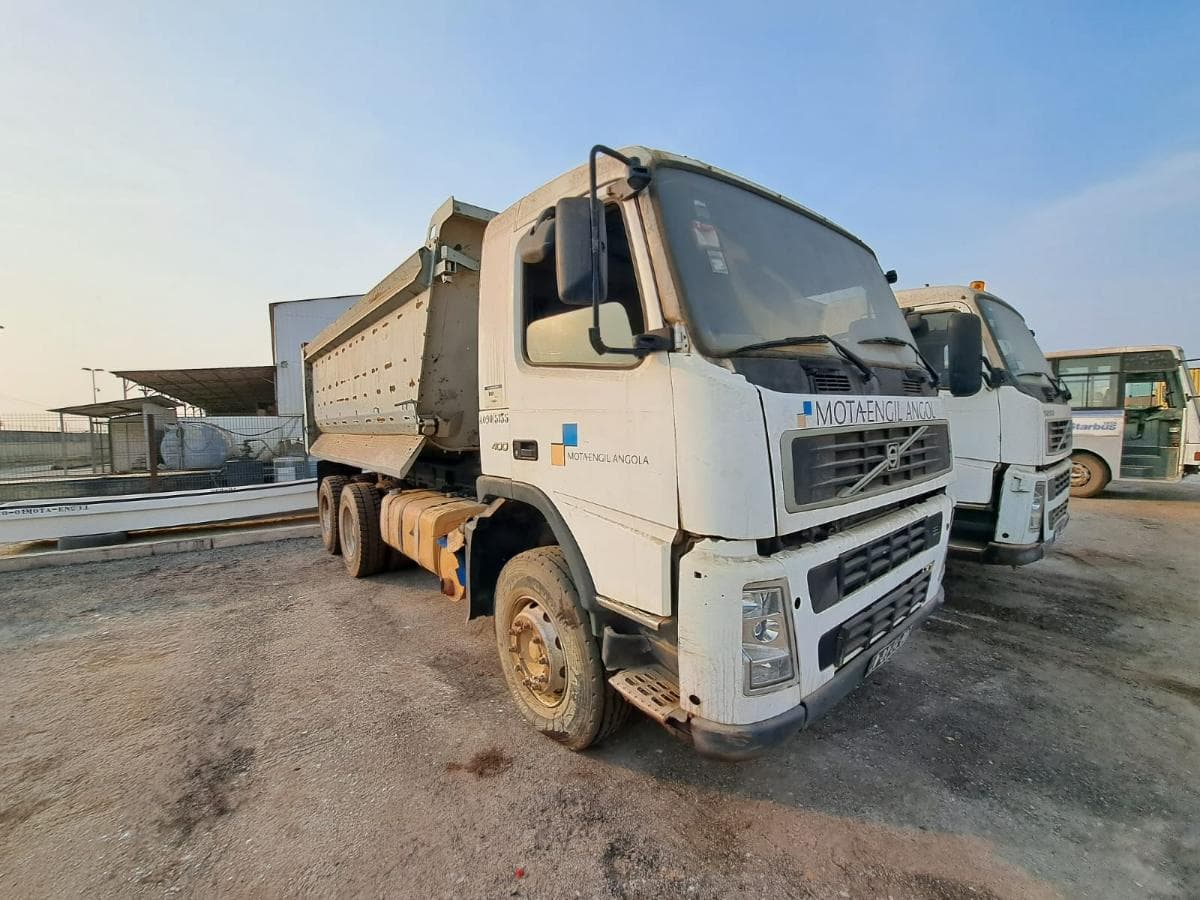 Camião Basculante 26 T (6X4) VOLVO FM 13-400 · — imagen 7