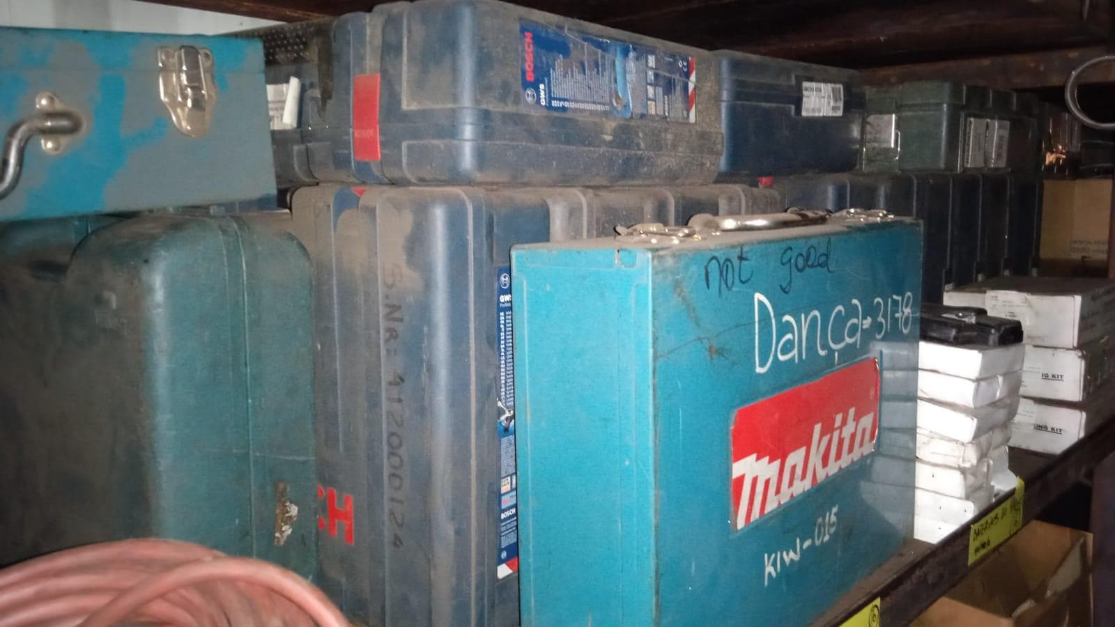 Diversos + Rebarbadeiras + Diversos + Diversos + Rebarbadeiras + Furadeira + Diversos + Braçadeiras + Torque Wreck + Radiadores + Diversos + Diversos + Diversos + Diversos + Diversos + Diversos + Diversos + Diversos + Contentor de 40P · — imagem 80
