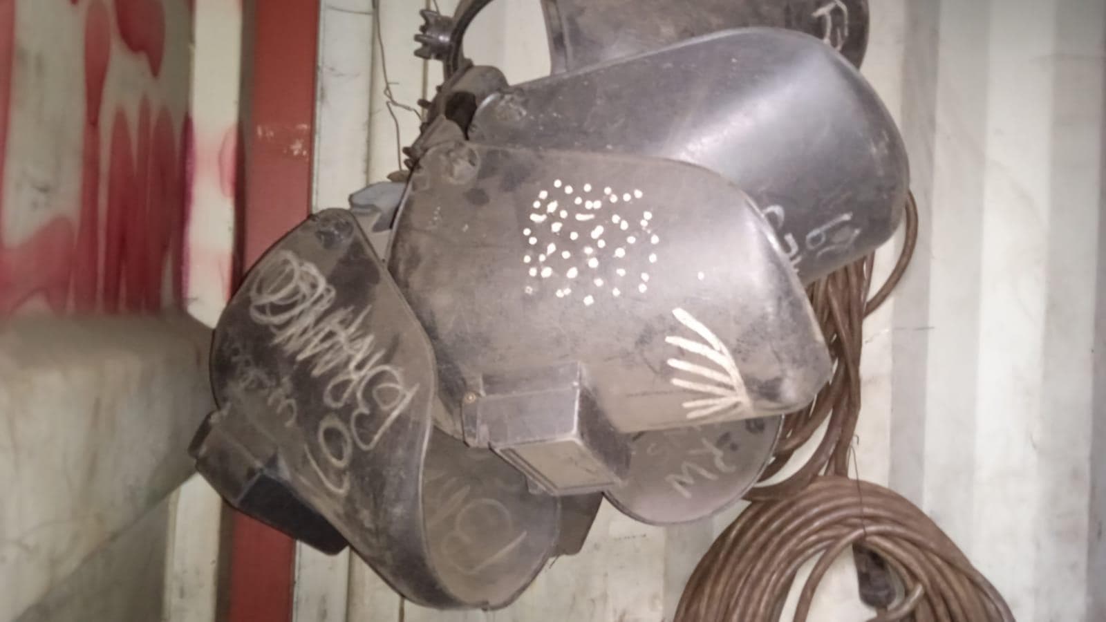 Diversos + Rebarbadeiras + Diversos + Diversos + Rebarbadeiras + Furadeira + Diversos + Braçadeiras + Torque Wreck + Radiadores + Diversos + Diversos + Diversos + Diversos + Diversos + Diversos + Diversos + Diversos + Contentor de 40P · — imagem 62