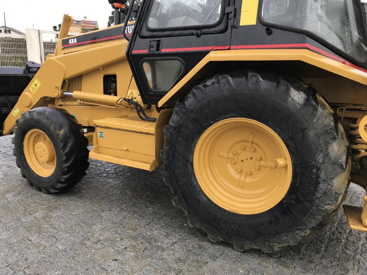 Retroescavadora CAT 438B — imagen 8
