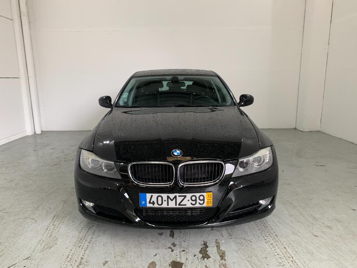 BMW 318D Touring · Ano 2012 — image 2