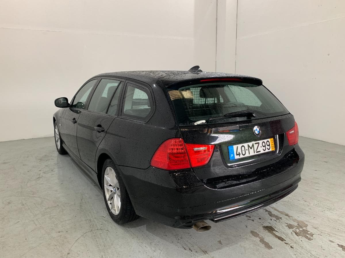 BMW 318D Touring · Ano 2012 — image 6