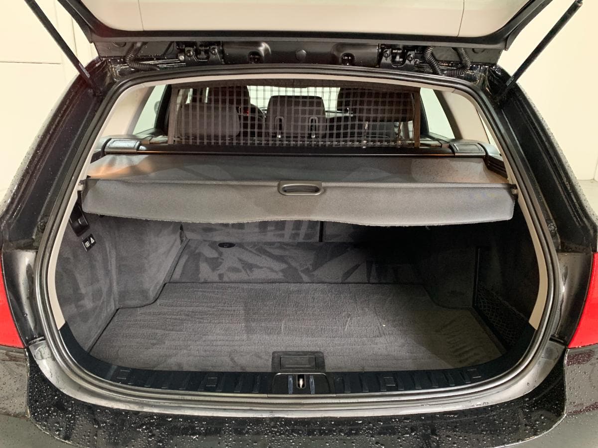 BMW 318D Touring · Ano 2012 — image 10