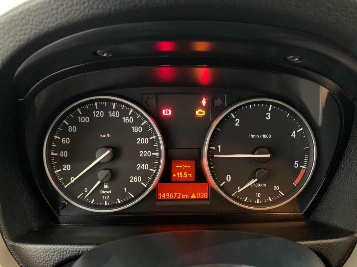 BMW 318D Touring · Ano 2012 — image 29