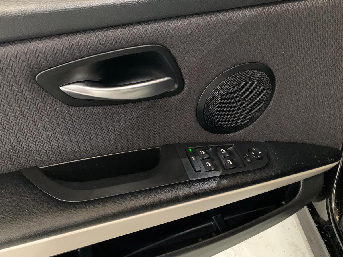 BMW 318D Touring · Ano 2012 — image 30