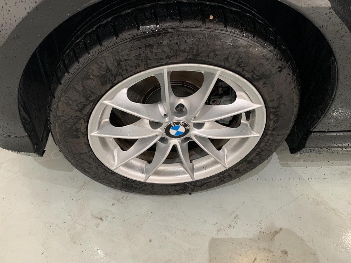 BMW 318D Touring · Ano 2012 — image 33