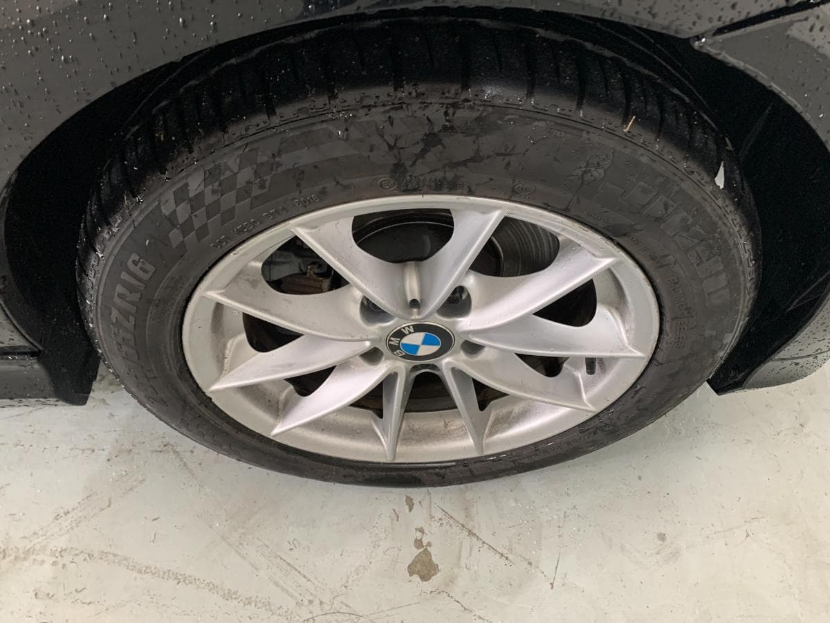 BMW 318D Touring · Ano 2012 — image 35