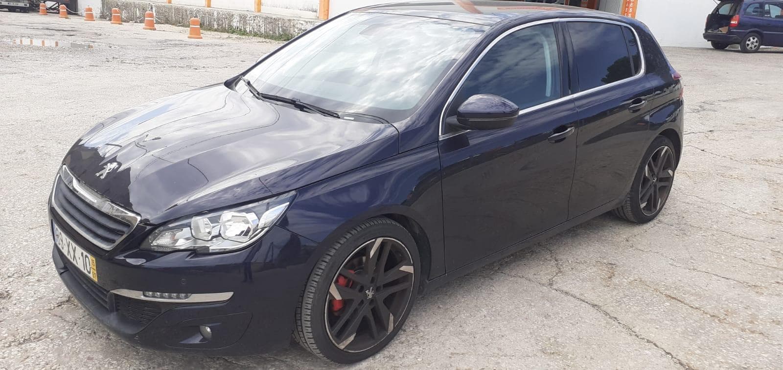 Peugeot 308 1.6 Blue HDI · Ano 2015 — imagen 1