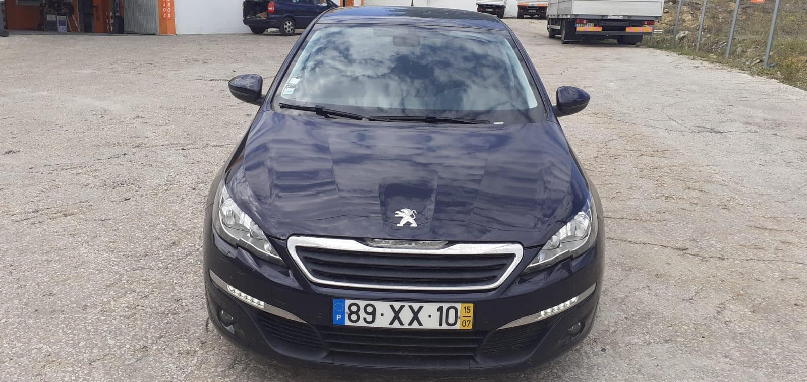 Peugeot 308 1.6 Blue HDI · Ano 2015 — imagen 2