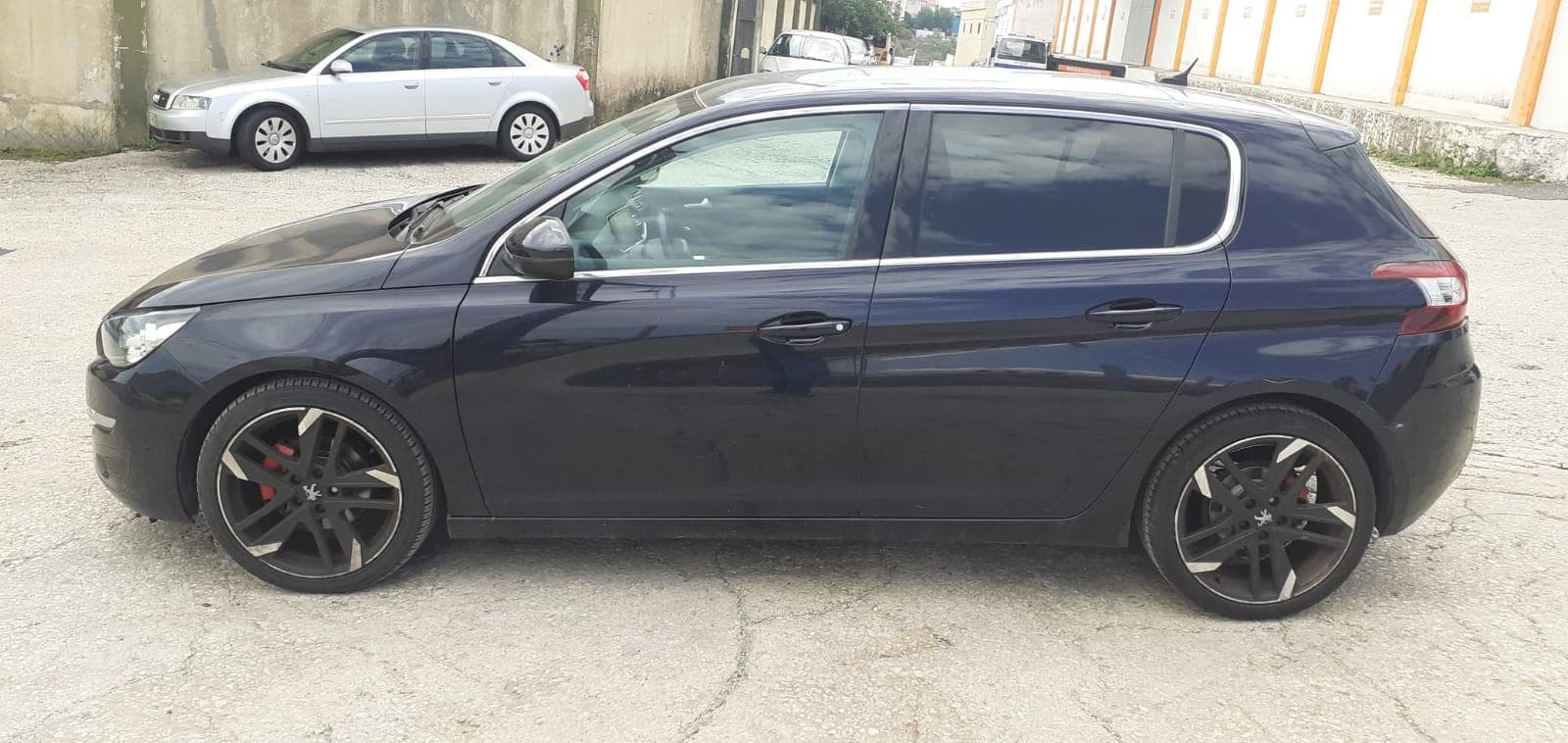 Peugeot 308 1.6 Blue HDI · Ano 2015 — imagen 4