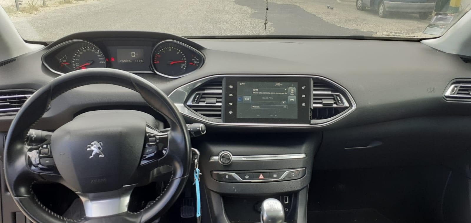 Peugeot 308 1.6 Blue HDI · Ano 2015 — imagen 15