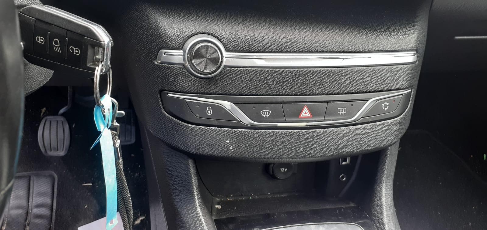 Peugeot 308 1.6 Blue HDI · Ano 2015 — imagen 21