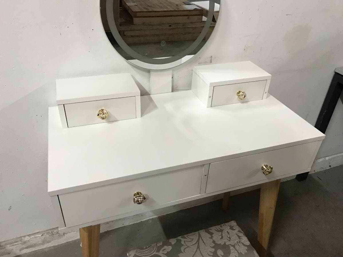 Vanity — imagen 4