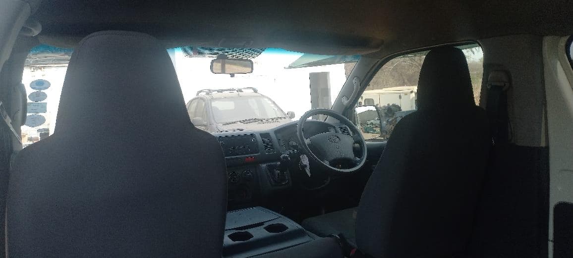 Toyota Hiace · — imagem 8