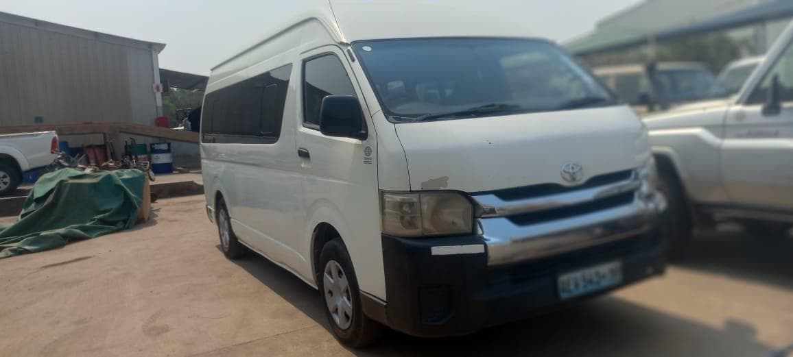 Toyota Hiace · — imagem 1