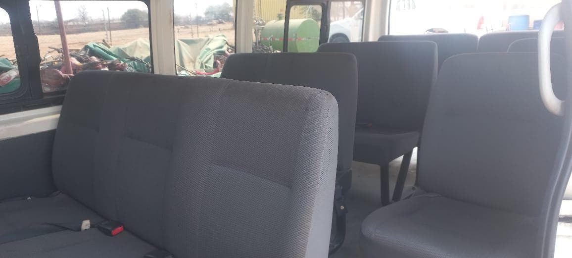 Toyota Hiace · — imagem 11