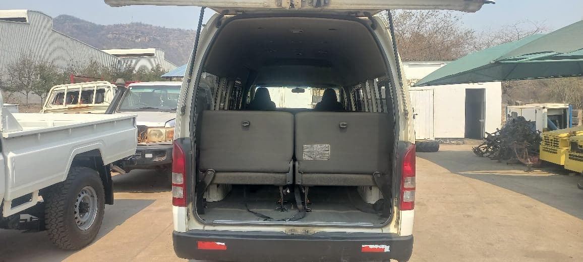 Toyota Hiace · — imagem 14