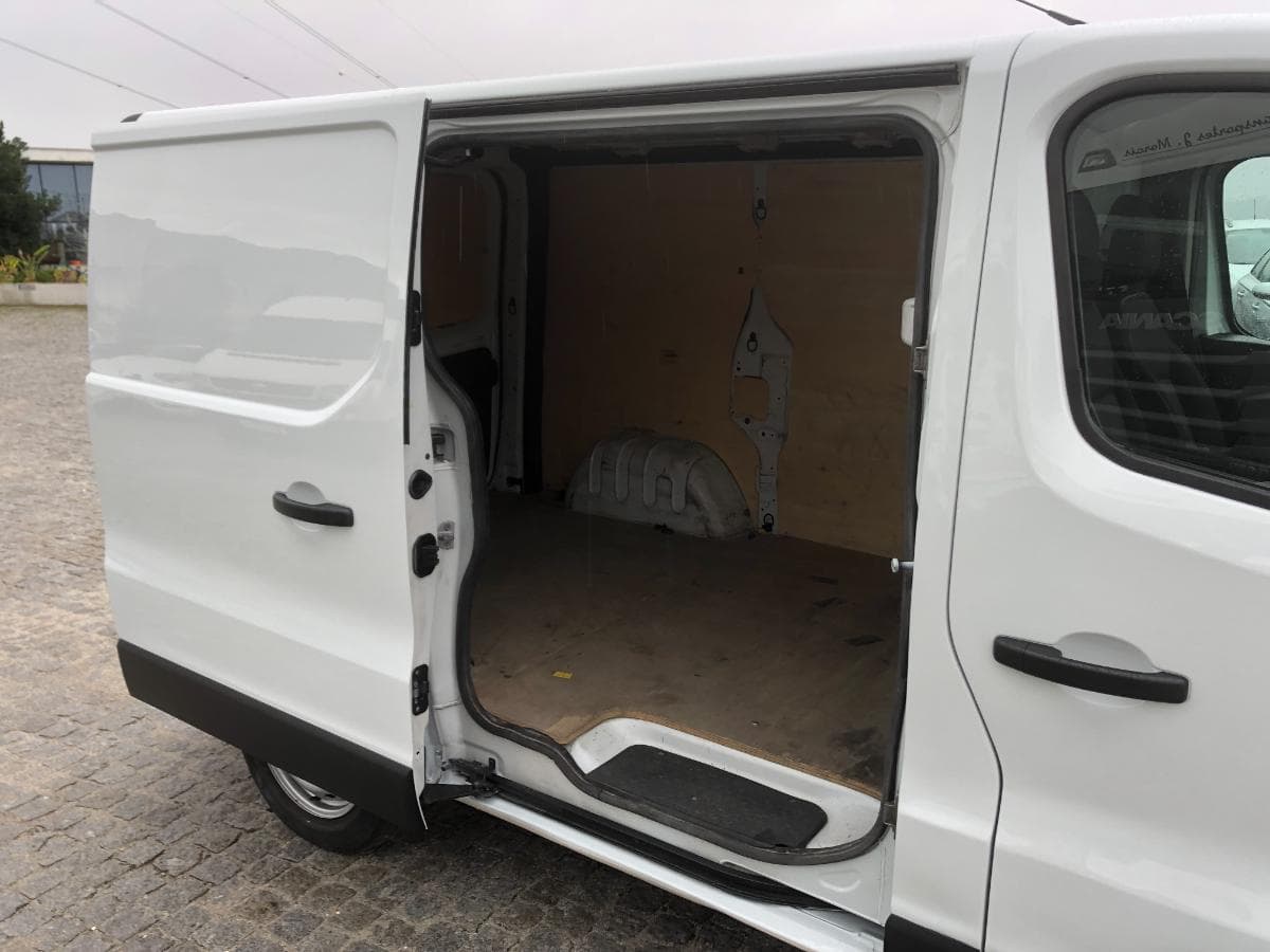 Renault Trafic · Ano 2017 — imagen 7