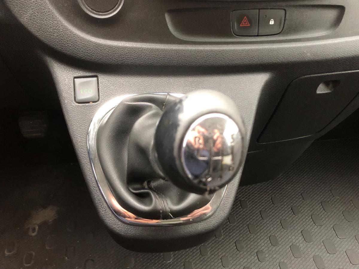 Renault Trafic · Ano 2017 — imagen 18