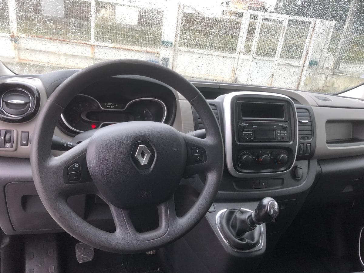 Renault Trafic · Ano 2017 — imagen 22