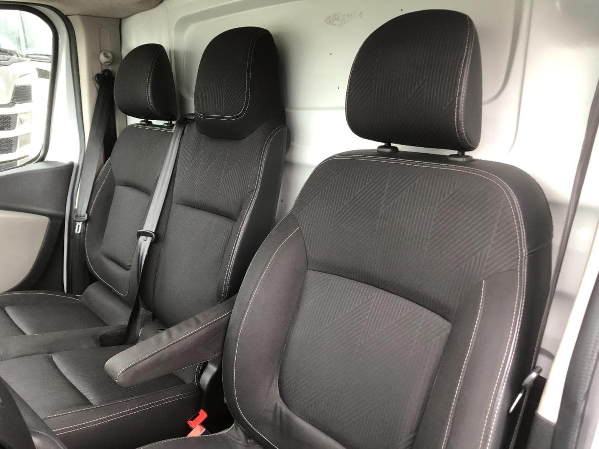 Renault Trafic · Ano 2017 — imagen 28
