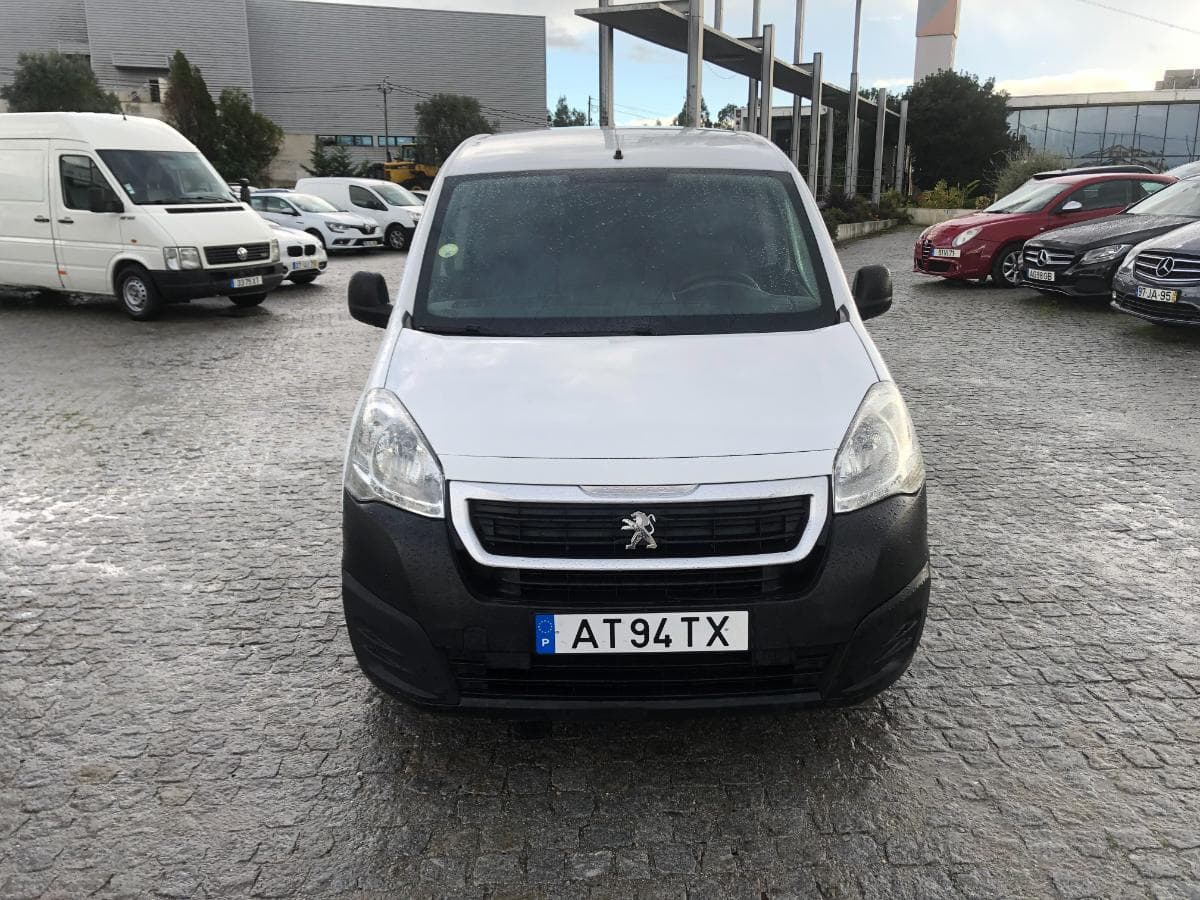 Peugeot Partner · Ano 2016 — imagem 3