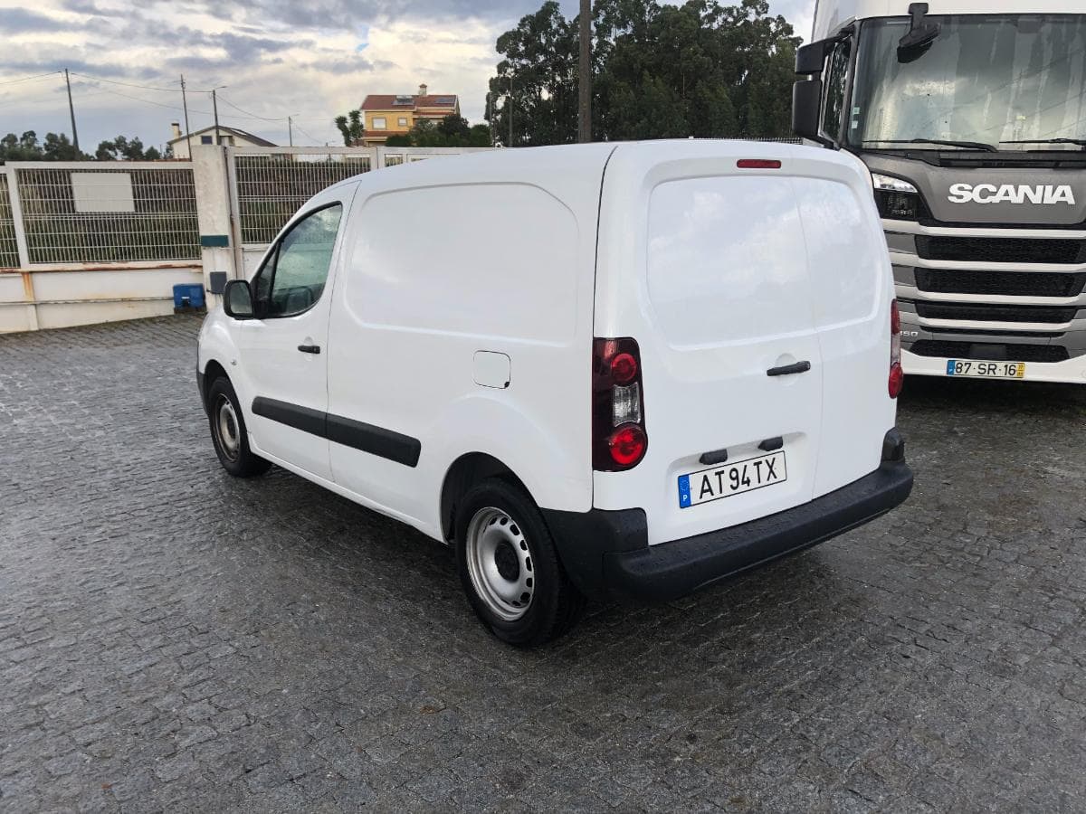 Peugeot Partner · Ano 2016 — imagem 5