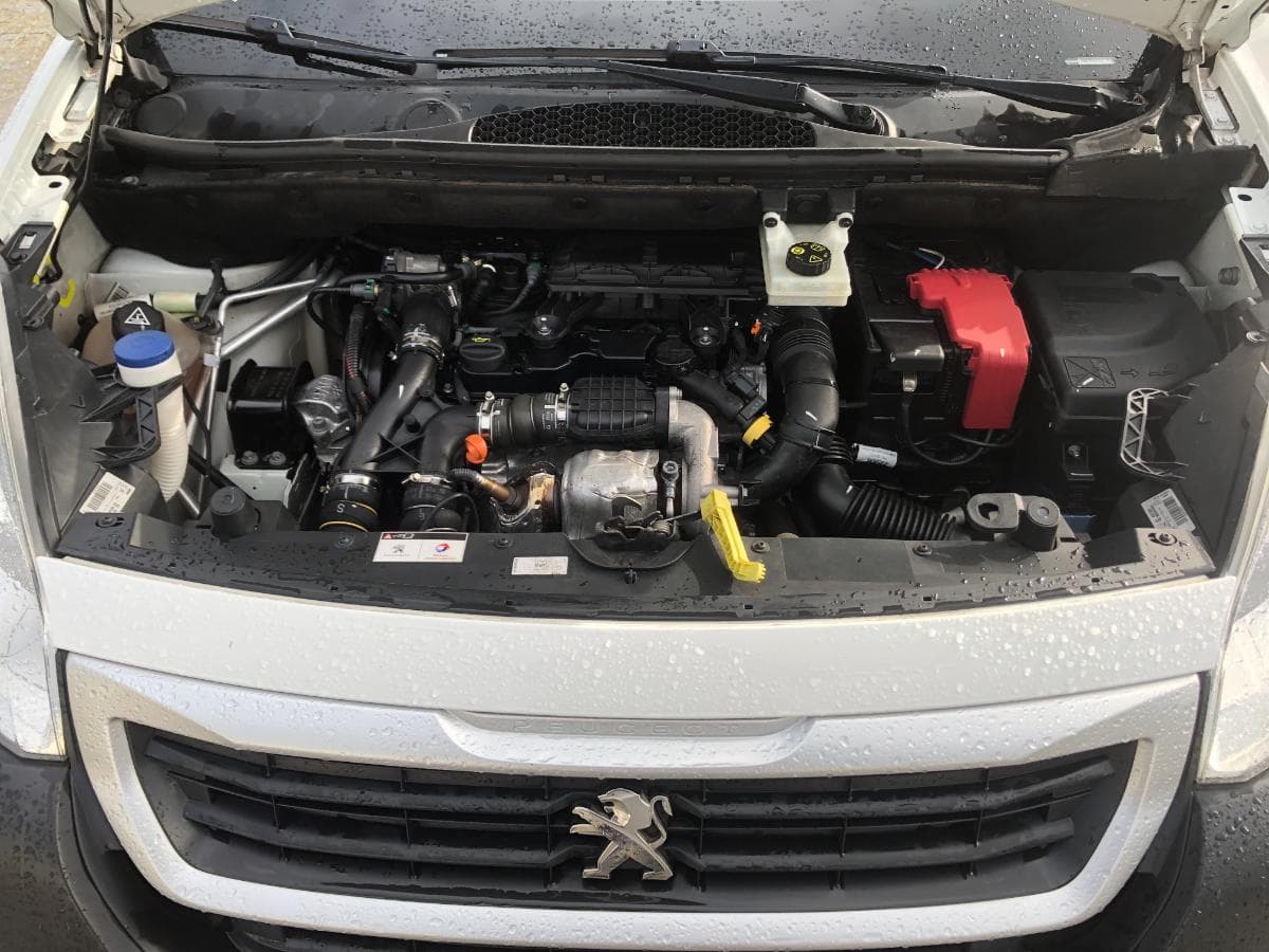 Peugeot Partner · Ano 2016 — imagem 4