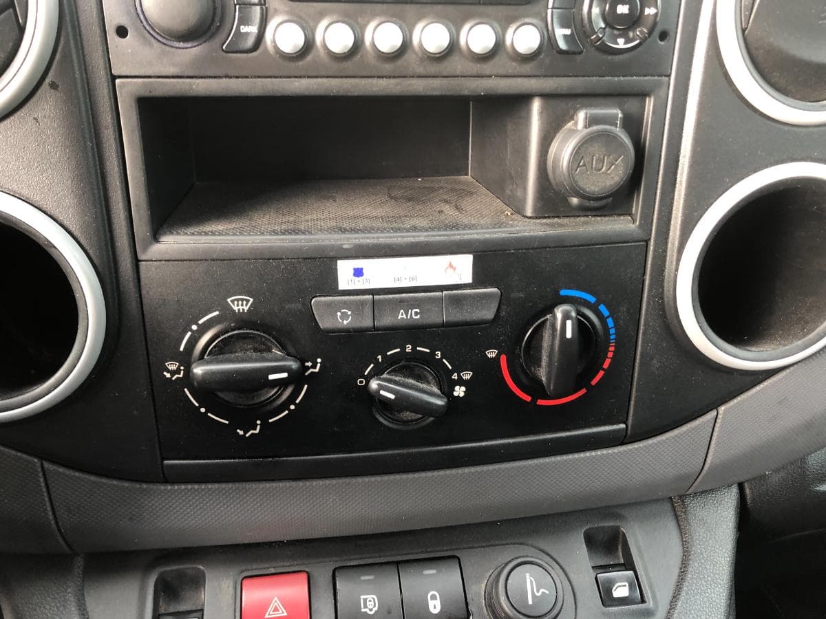 Peugeot Partner · Ano 2016 — imagem 18