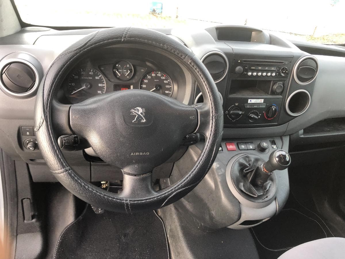 Peugeot Partner · Ano 2016 — imagem 30