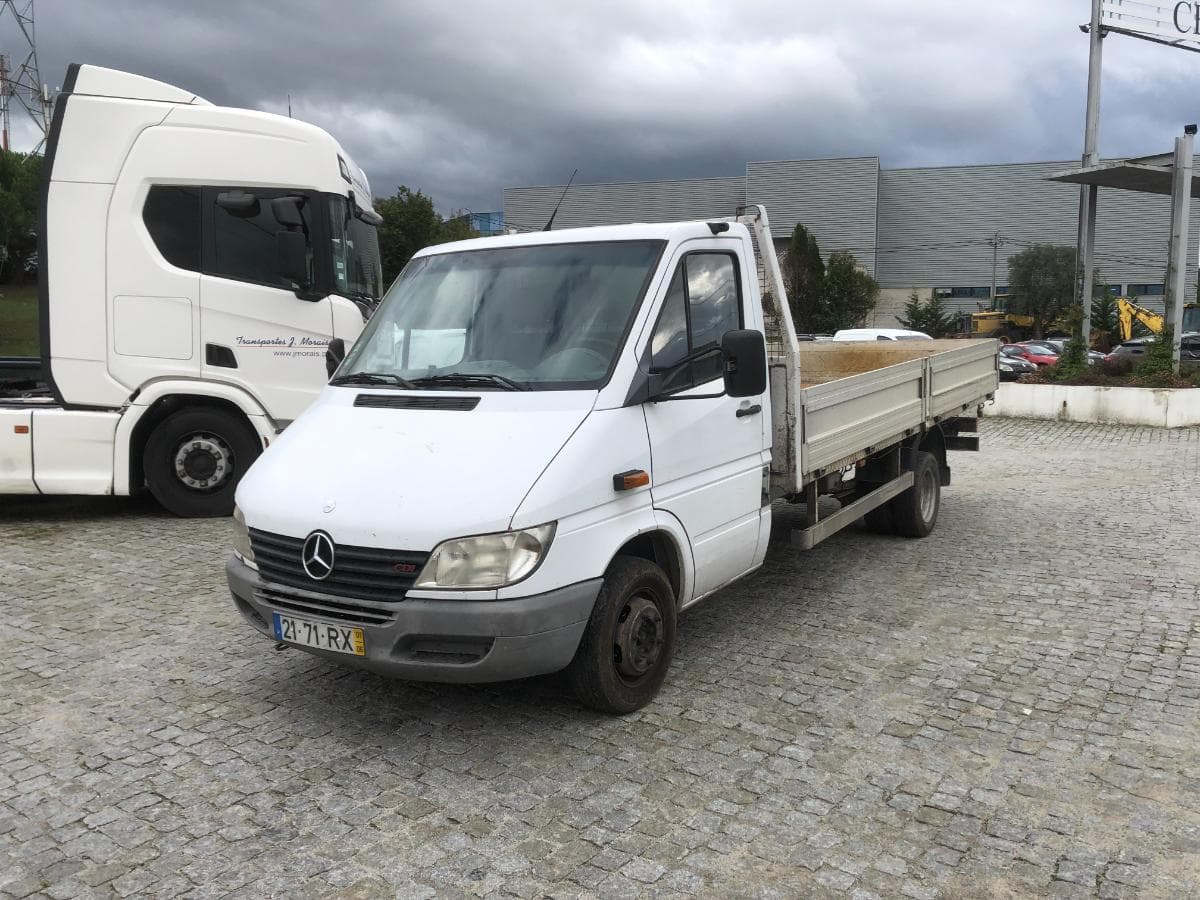 Mercedes-Benz 413CDI · Ano 2001 — imagem 2