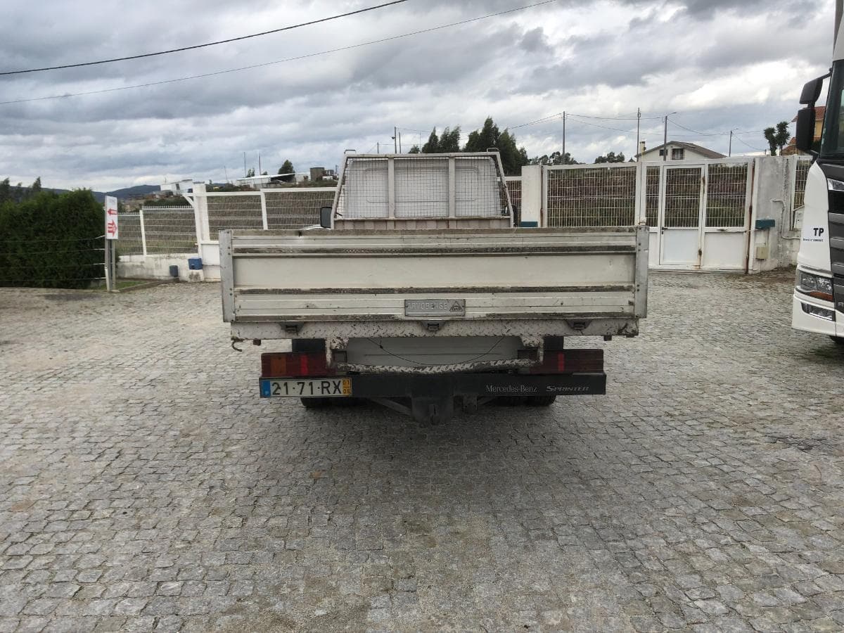 Mercedes-Benz 413CDI · Ano 2001 — imagem 7