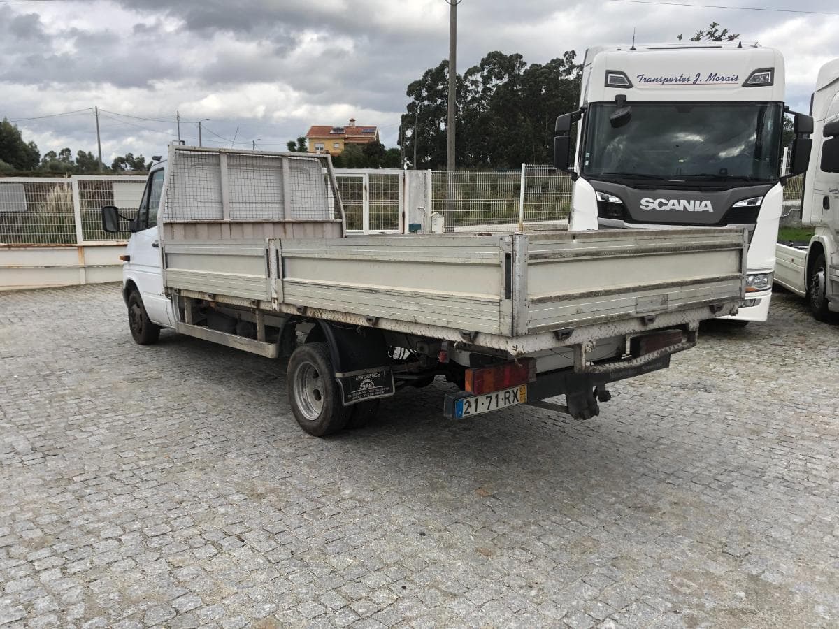 Mercedes-Benz 413CDI · Ano 2001 — imagem 6