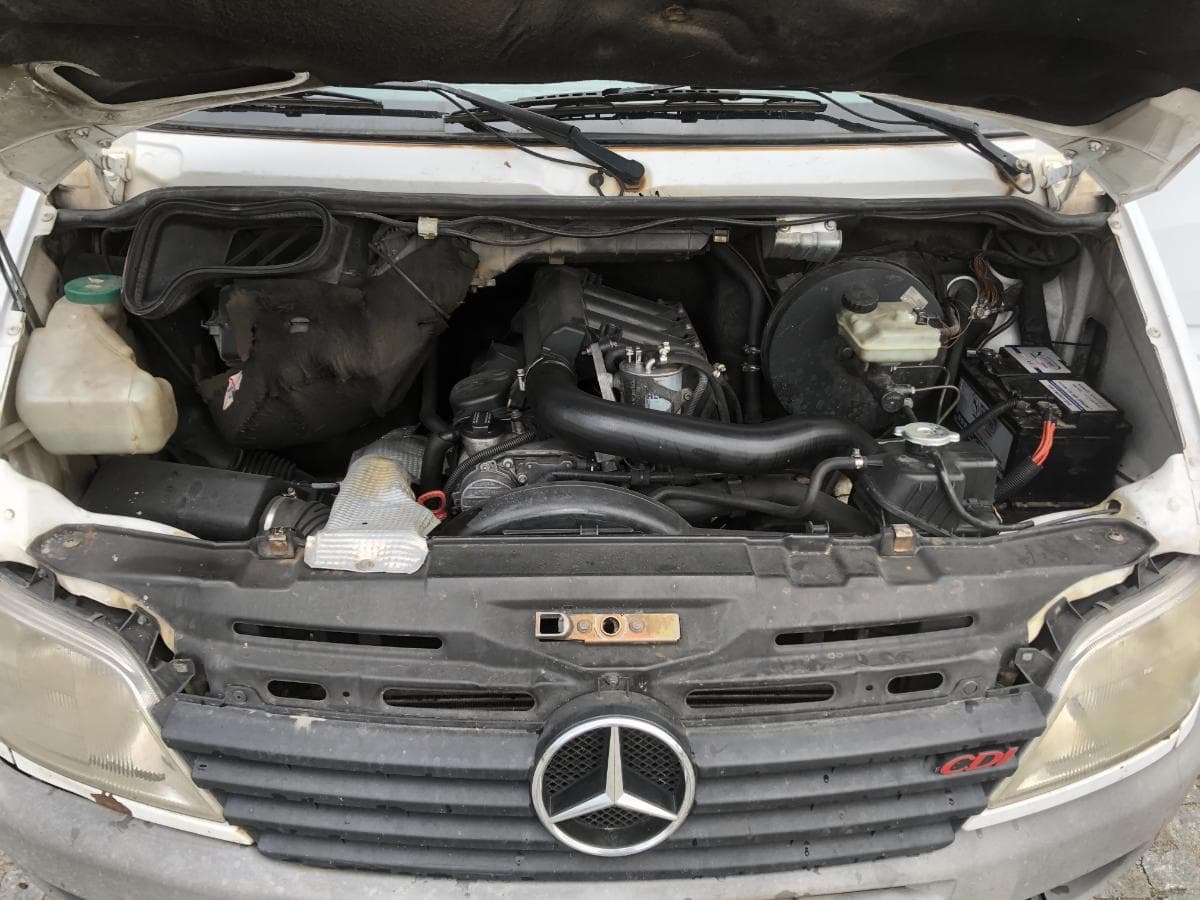Mercedes-Benz 413CDI · Ano 2001 — imagem 4