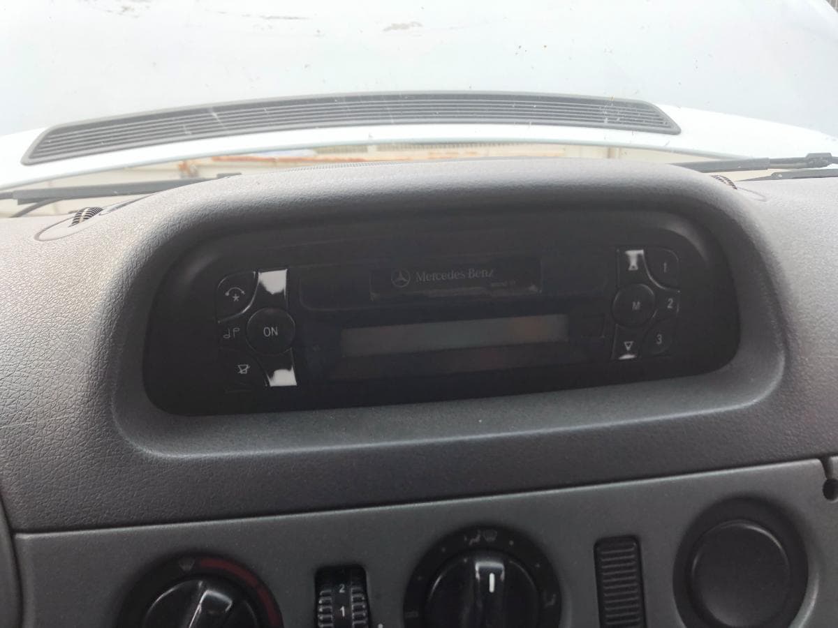 Mercedes-Benz 413CDI · Ano 2001 — imagem 21