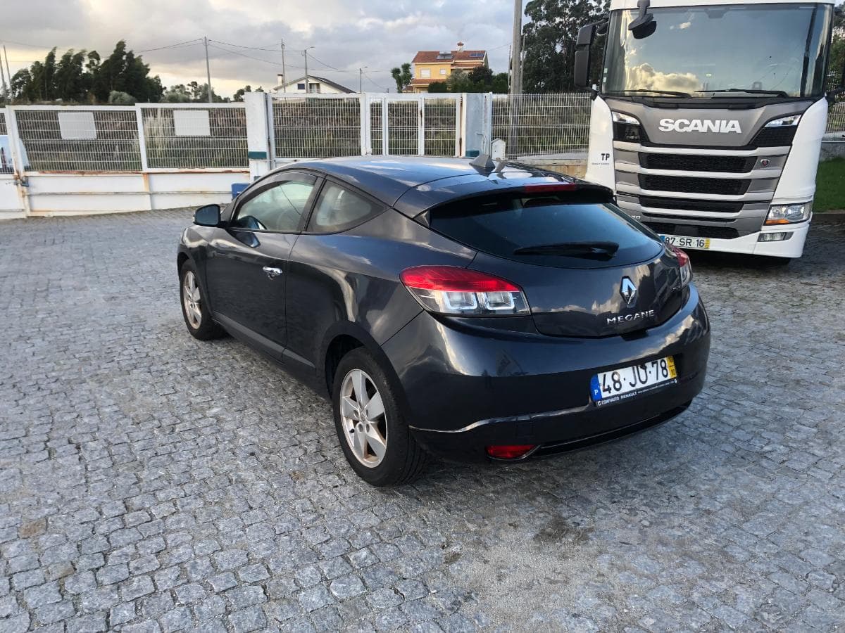 Renault Mégane 1.5 DCI · Ano 2010 — imagem 6