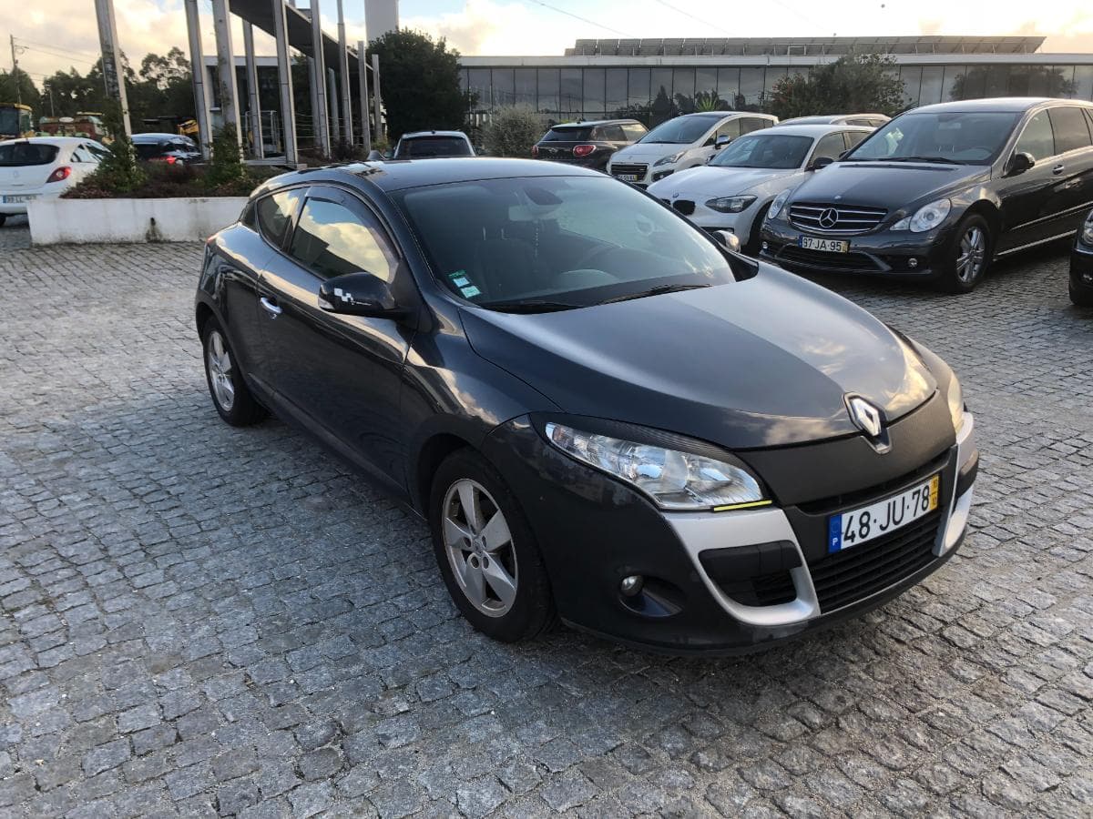 Renault Mégane 1.5 DCI · Ano 2010 — imagem 1