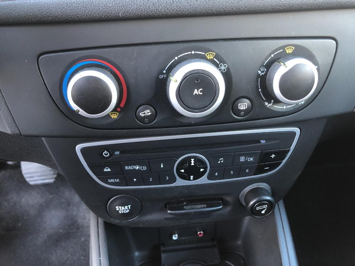 Renault Mégane 1.5 DCI · Ano 2010 — imagem 23