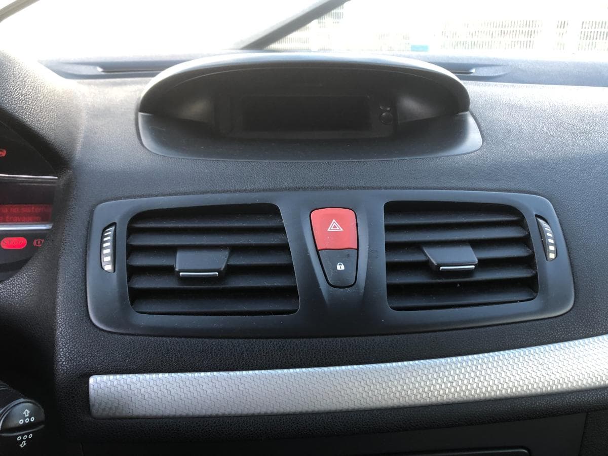Renault Mégane 1.5 DCI · Ano 2010 — imagem 28