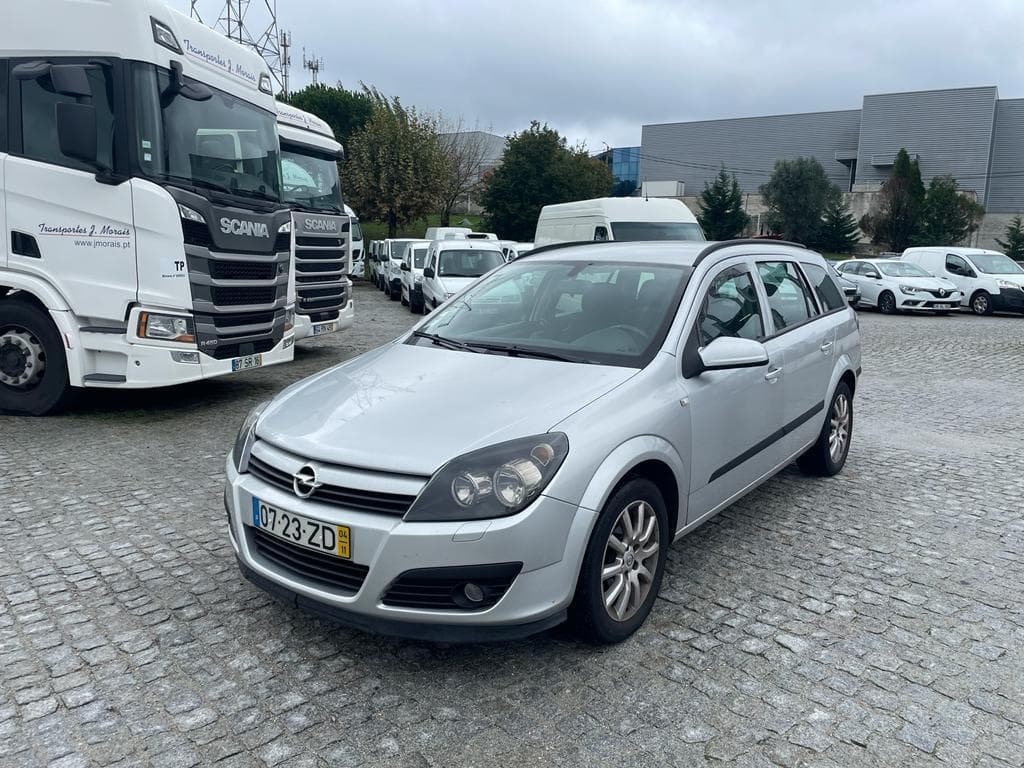 Opel Astra SW · Ano 2004 — image 2