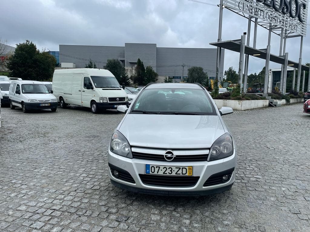 Opel Astra SW · Ano 2004 — image 3