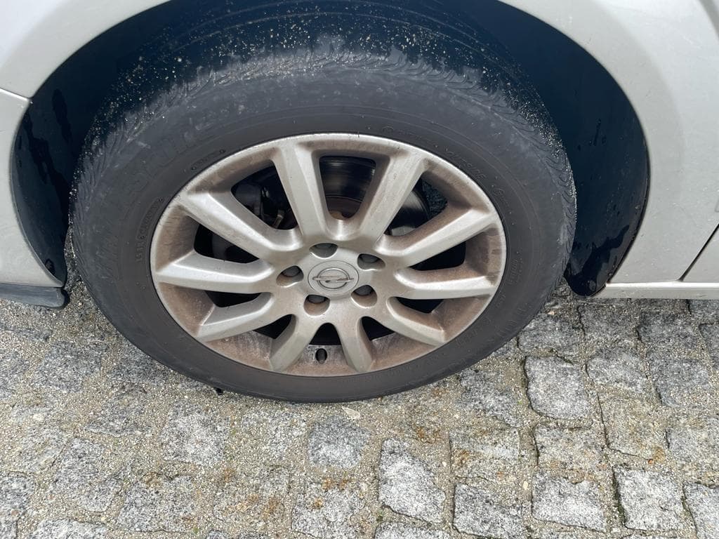 Opel Astra SW · Ano 2004 — image 10